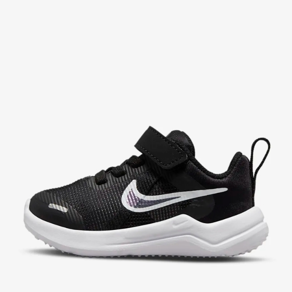 NWT NIKE KIDS size 8C Black Sneakers/Tennis Shoes